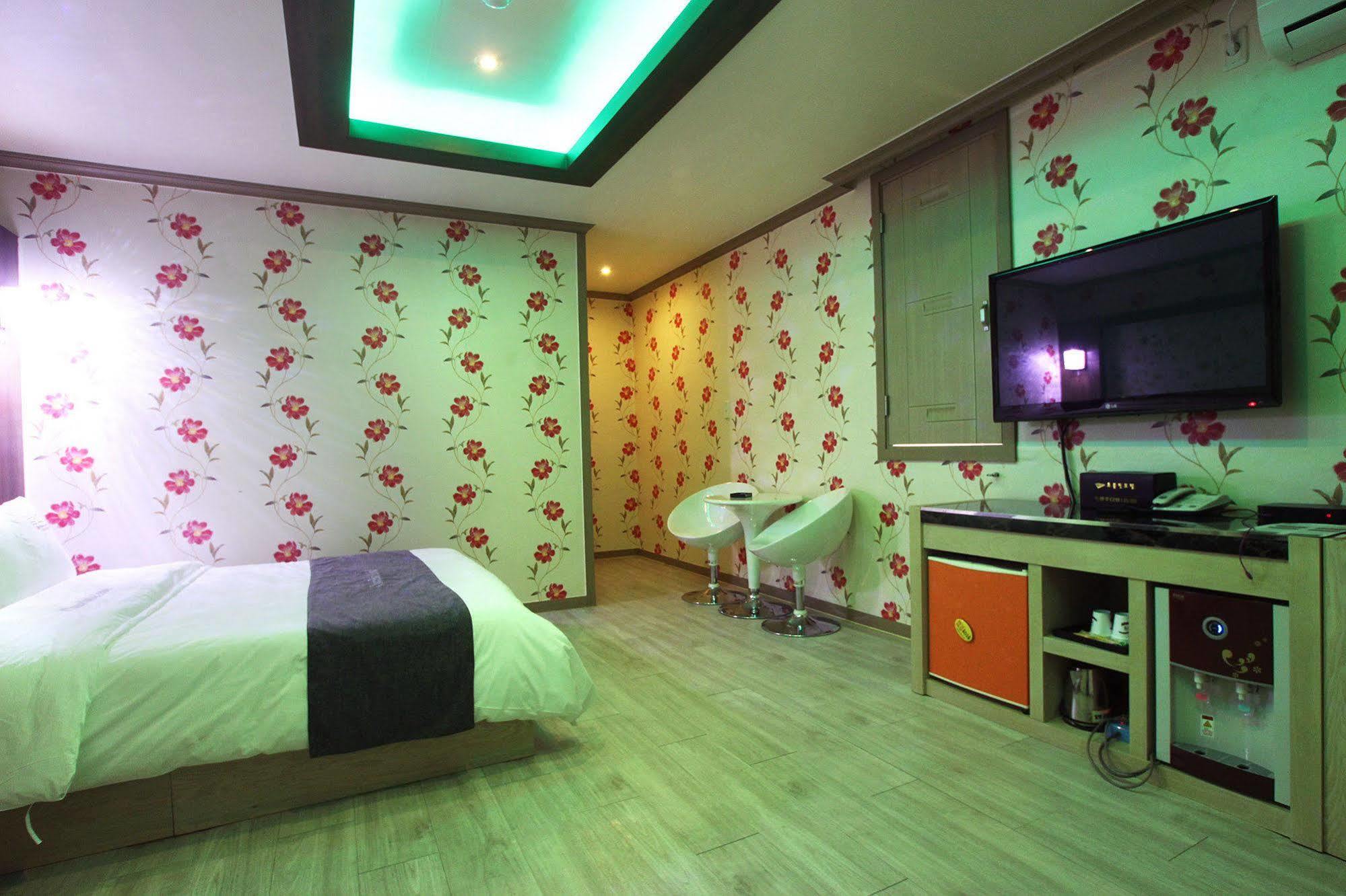 Chocolate Hotel Gwangju Metropolitan City Exterior foto